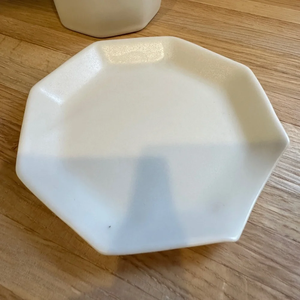 The Bright Angle Porcelain Ceramic Spoon Rest Silk White color
